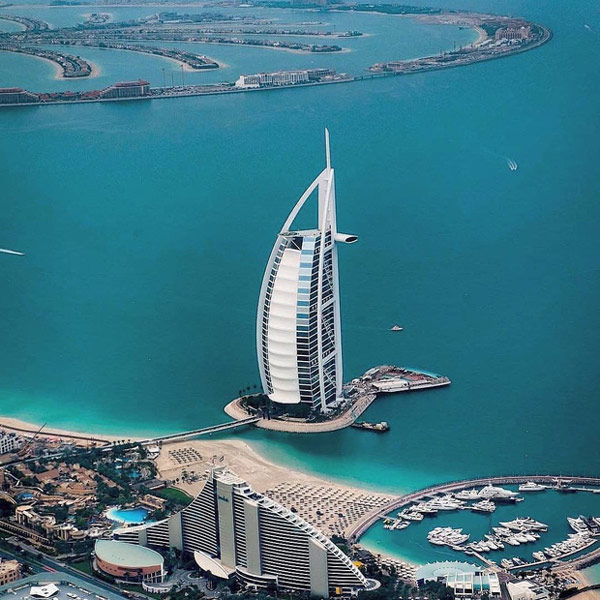 The series of aerial photos proves that Dubai is 'a land from another planet' Picture 19