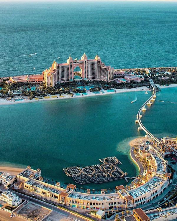 The series of aerial photos proves that Dubai is 'a land from another planet' Picture 26