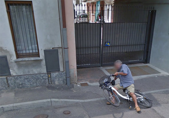 The series of funny photos that Google Maps has recorded across the world streets Picture 13