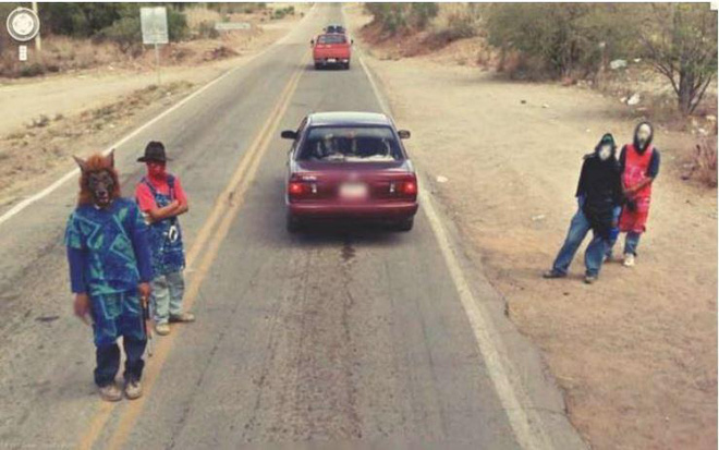 The series of funny photos that Google Maps has recorded across the world streets Picture 14