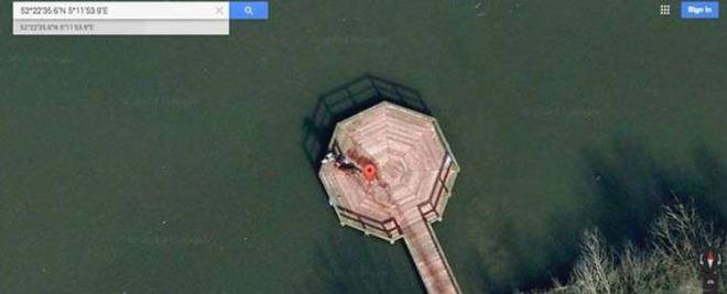 The series of funny photos that Google Maps has recorded across the world streets Picture 16