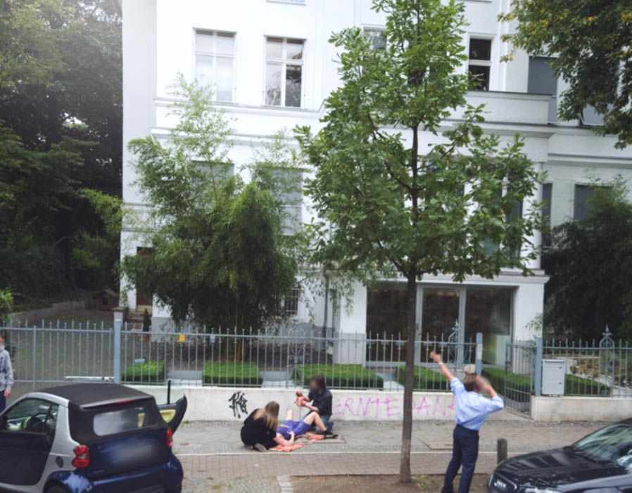 The series of funny photos that Google Maps has recorded across the world streets Picture 8