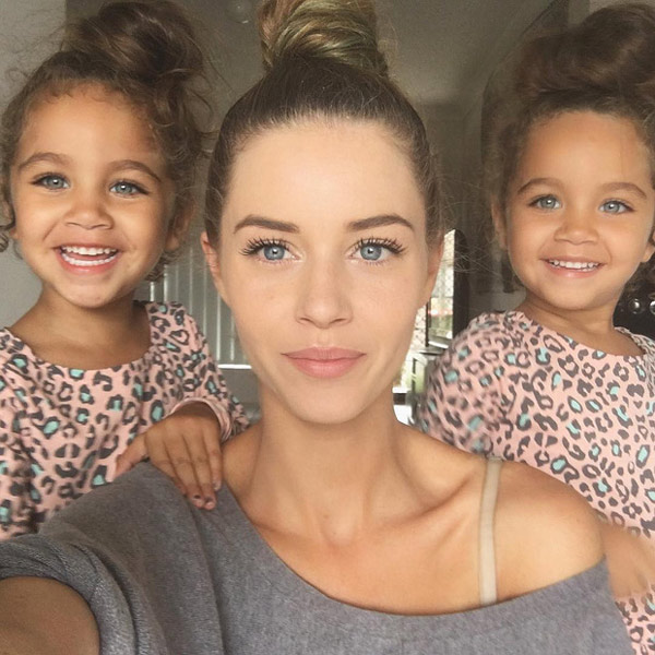 The series shows the magic of the genetic: The other twin skin color, the young version of the parents Picture 9