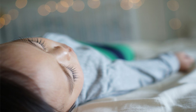The seven-year-old boy woke up after 11 days of sleep Picture 1