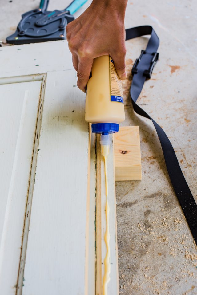 The simple way to take advantage of the old door as a coffee table Picture 5