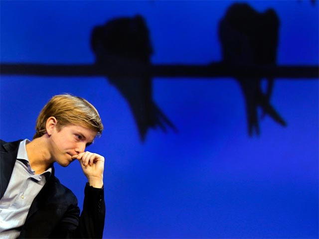 The story of Chris Hughes, who makes money, helps Mark Zuckerberg create Facebook Picture 14