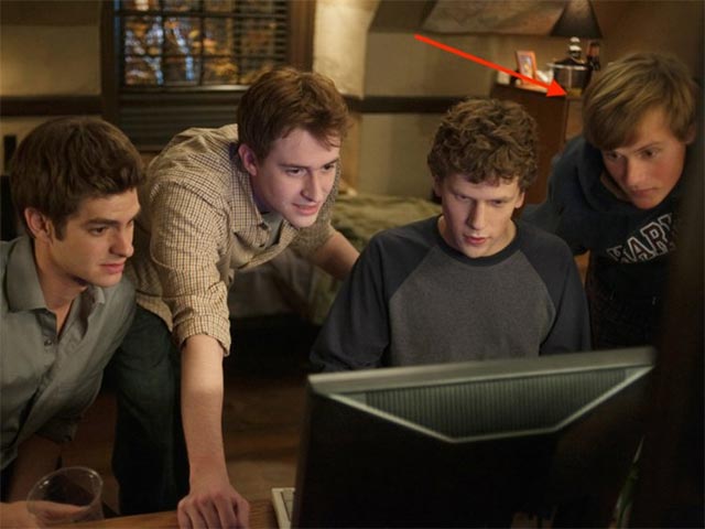 The story of Chris Hughes, who makes money, helps Mark Zuckerberg create Facebook Picture 7