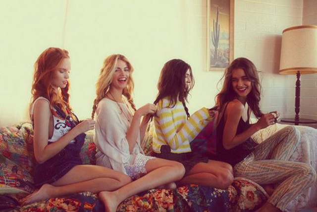 The types of people who have money should not be connected, no money nor should they ask for a side Picture 4