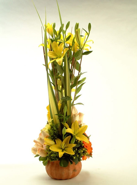 The unique flower arrangement patterns to discuss the Tet festival's day and fortune Picture 2