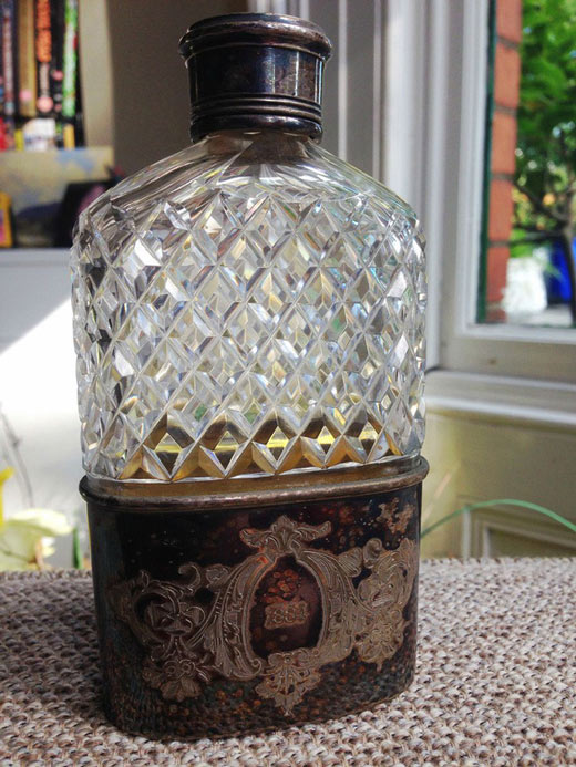 The whole sky of memories rushed back to look at the old, hundred-year-old items in the house Picture 4