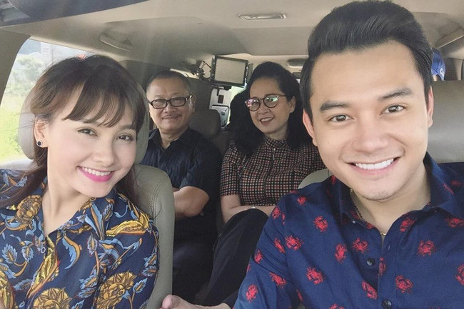 The words 'pinned' into the heart in the film Living with her mother-in-law Picture 5