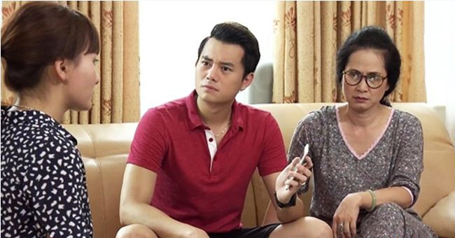 The words 'pinned' into the heart in the film Living with her mother-in-law Picture 8