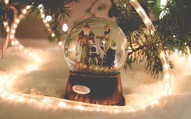 These beautiful glitter Christmas wallpapers for computers Picture 23