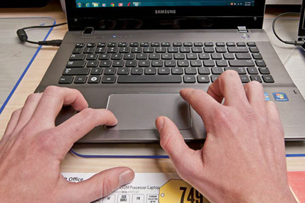 Things to do when buying a laptop at a store Picture 5