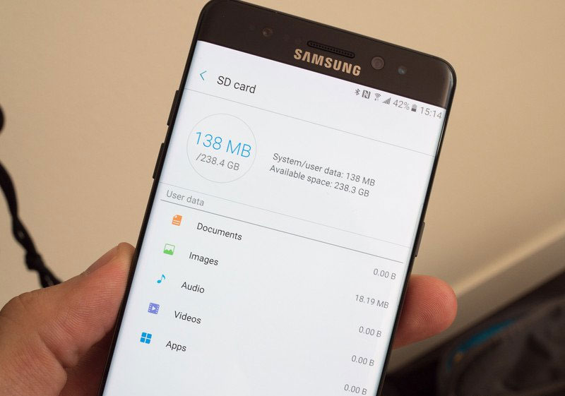 Things to know about Samsung Galaxy Note 7 microSD memory card Picture 1