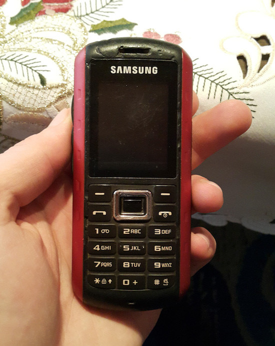 This is how your grandparents get used to technology items Picture 9