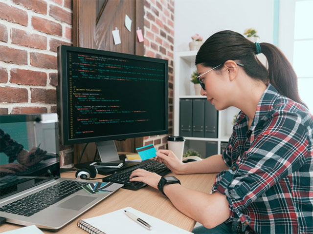 This is the amount of money you can earn when doing one of the 9 hottest jobs in software technology Picture 2