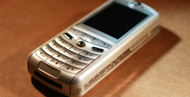 This is the first phone announced by Apple and it is not iPhone Picture 1