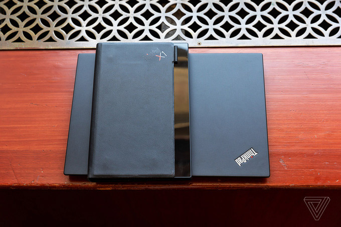 This is the world's first Lenovo ThinkPad X1 folding screen computer Picture 2