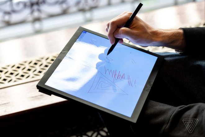 This is the world's first Lenovo ThinkPad X1 folding screen computer Picture 7