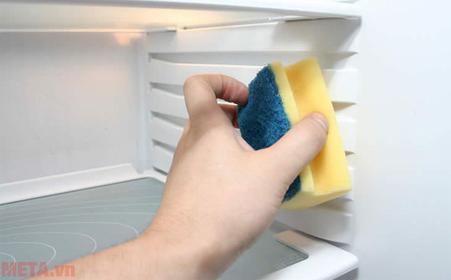 This is what causes the refrigerator to vibrate and shout unusually Picture 5