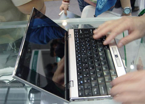 Top 10 'fake' laptops Picture 6