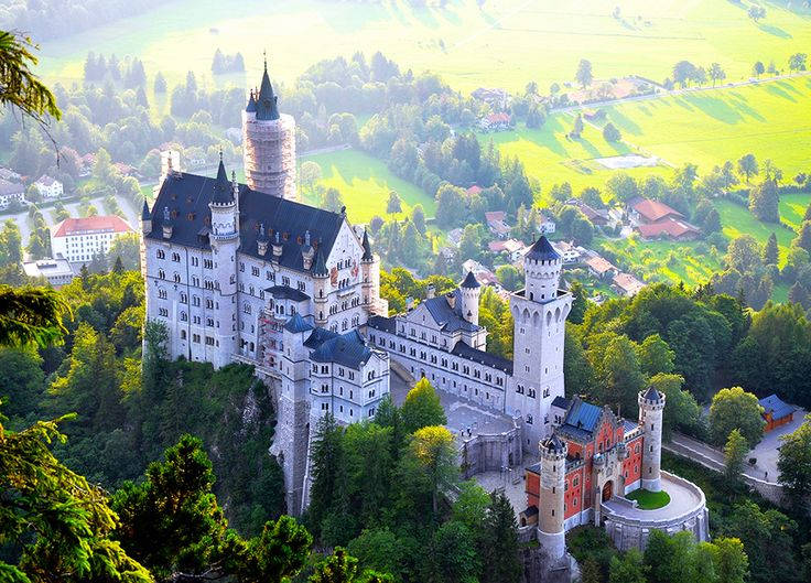 Top 10 most beautiful castles in the world Picture 10