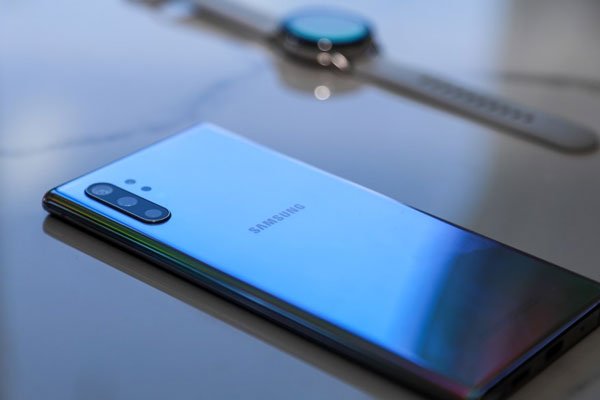 Top 4 best smartphones of 2019 Picture 1