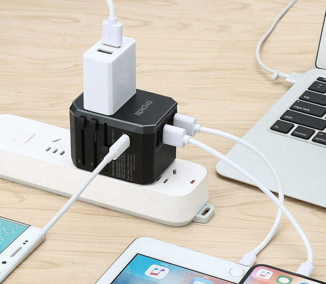 Top 6 versatile travel power outlets with the best USB ports Picture 1