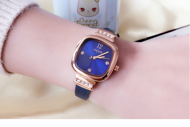 Top 9 meaningful gifts that guys should give to their girlfriends on October 20, but only from 100k Picture 9