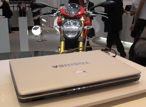 Toshiba Ducati U500 - laptop 'race car' Picture 3