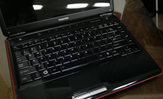 Toshiba Satellite M300 is red Picture 6