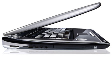 Toshiba 'super product' HD laptop Picture 7
