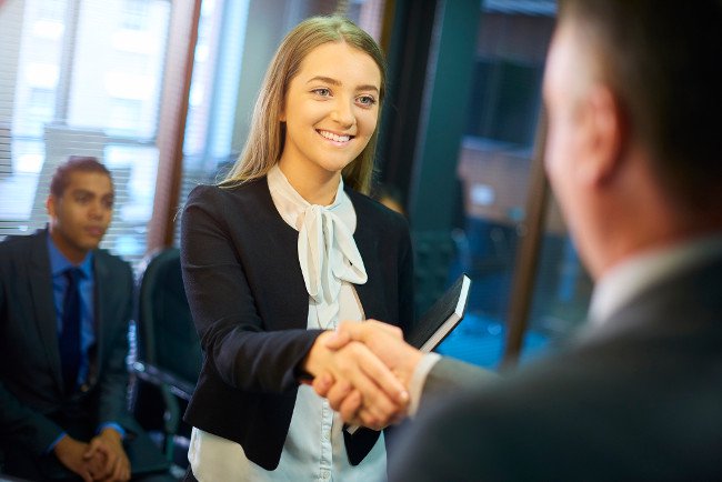 Try to be different: 5 ways to express yourself well when coming to an interview Picture 3
