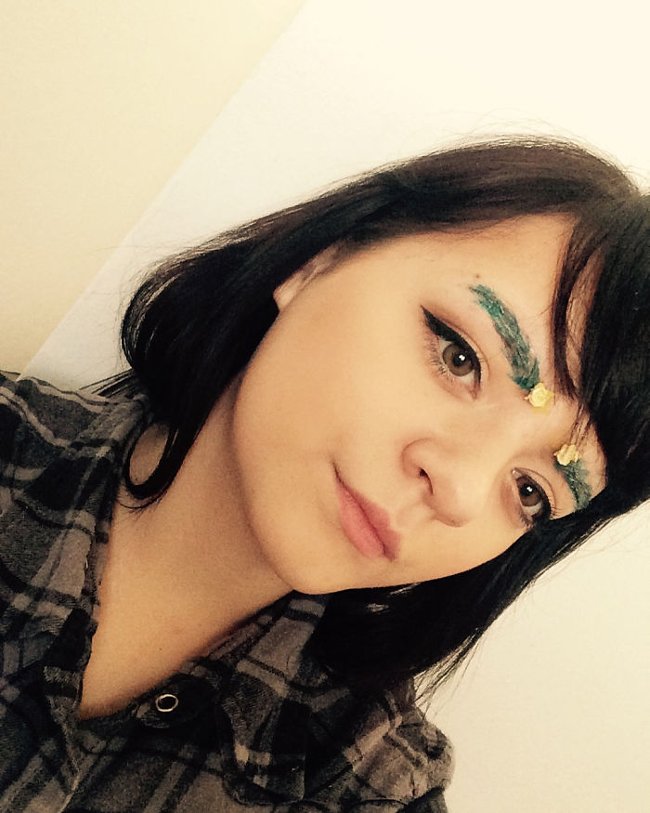 Turn your eyebrows into Christmas trees this Christmas, have you tried them? Picture 11