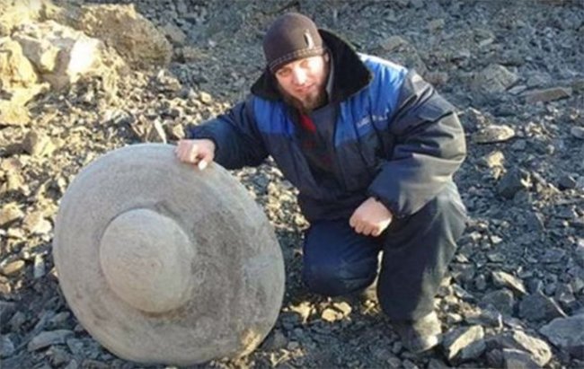 UFOs found in Russia also contain 'bodies of aliens'? Picture 2