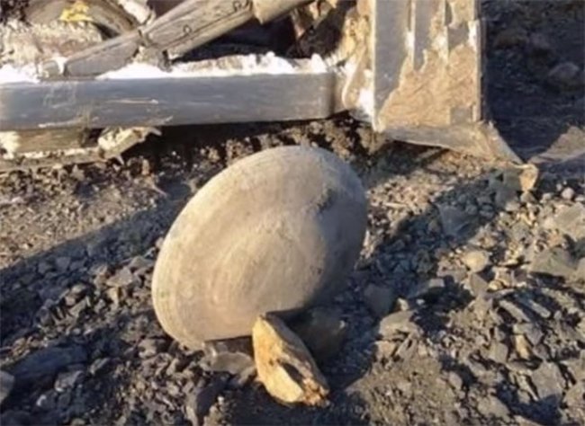 UFOs found in Russia also contain 'bodies of aliens'? Picture 3