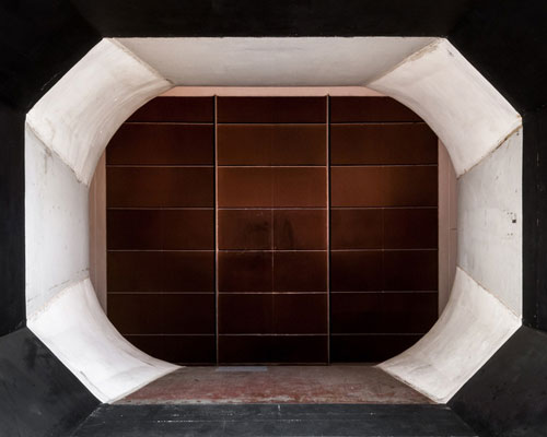 Unexpected beauty inside factories and laboratories from an artistic perspective Picture 11