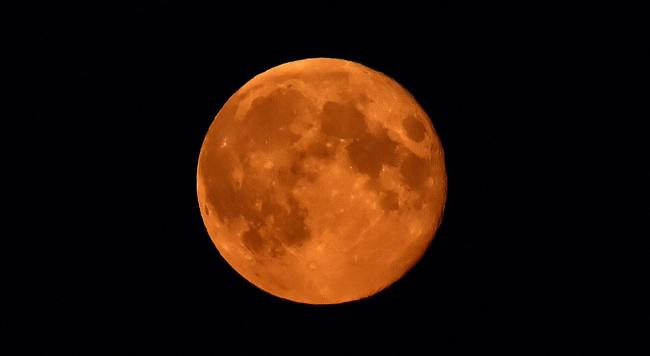 Unexpected discoveries of the full moon Picture 1