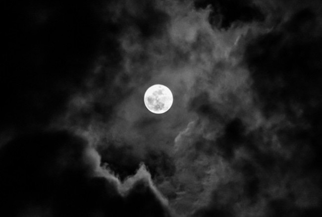 Unexpected discoveries of the full moon Picture 3