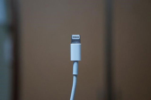 Use a battery charger like 'the beard that he has on her chin' Picture 2