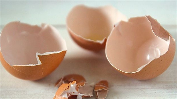 Use kitchen garbage to recycle into fertilizer for home vegetable garden Picture 2