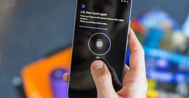 Using gum also passes the fingerprint sensor under the screen of Nokia 9 PureView Picture 1