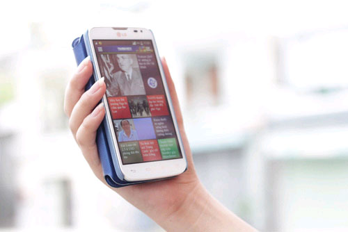 Vietnamese people use the phone to the Internet increasingly Picture 1