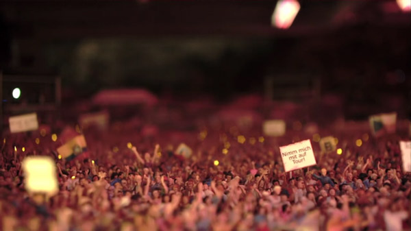 Visit the world's largest model from within with Google's miniature Street View Picture 24