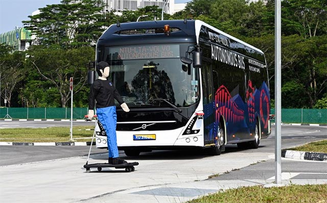 Volvo introduced the first unmanned electric bus in Singapore Picture 1