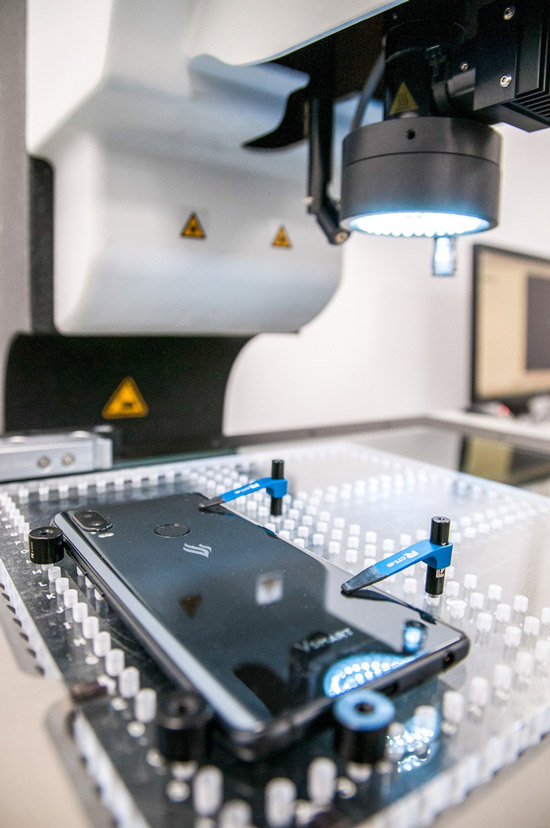 Vsmart smartphone was tortured 'savagely' for endurance testing in Spain Picture 11