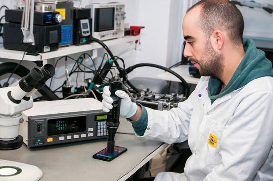 Vsmart smartphone was tortured 'savagely' for endurance testing in Spain Picture 5