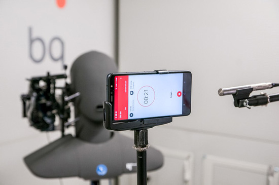 Vsmart smartphone was tortured 'savagely' for endurance testing in Spain Picture 7