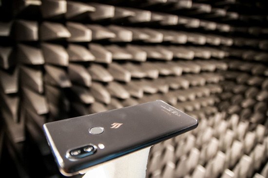 Vsmart smartphone was tortured 'savagely' for endurance testing in Spain Picture 9